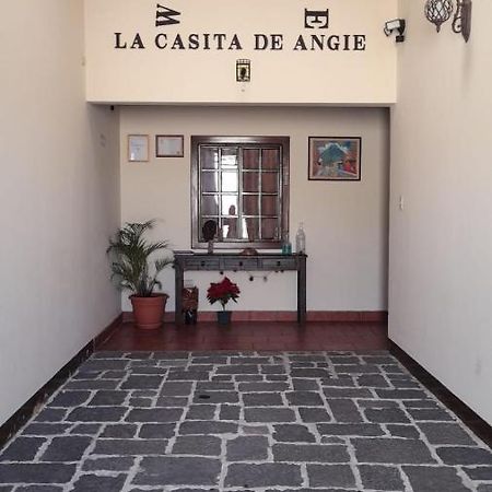 Отель La Casita De Angie Антигуа-Гватемала Экстерьер фото