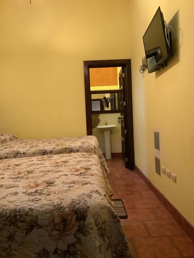 Отель La Casita De Angie Антигуа-Гватемала Экстерьер фото