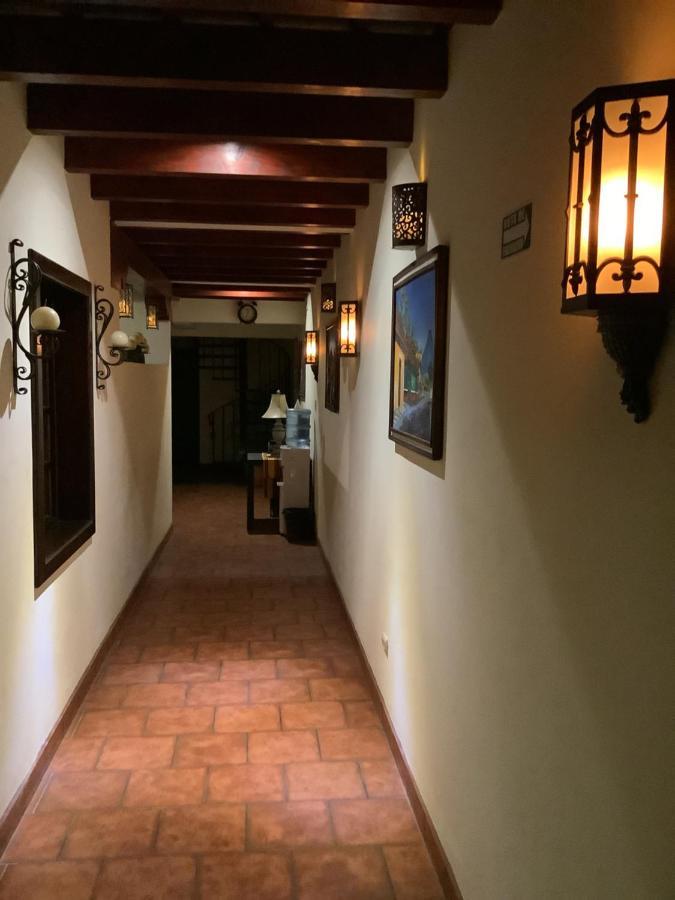 Отель La Casita De Angie Антигуа-Гватемала Экстерьер фото