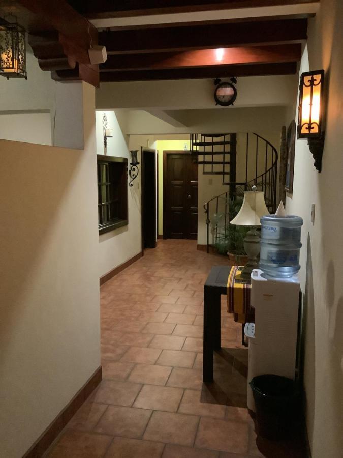 Отель La Casita De Angie Антигуа-Гватемала Экстерьер фото
