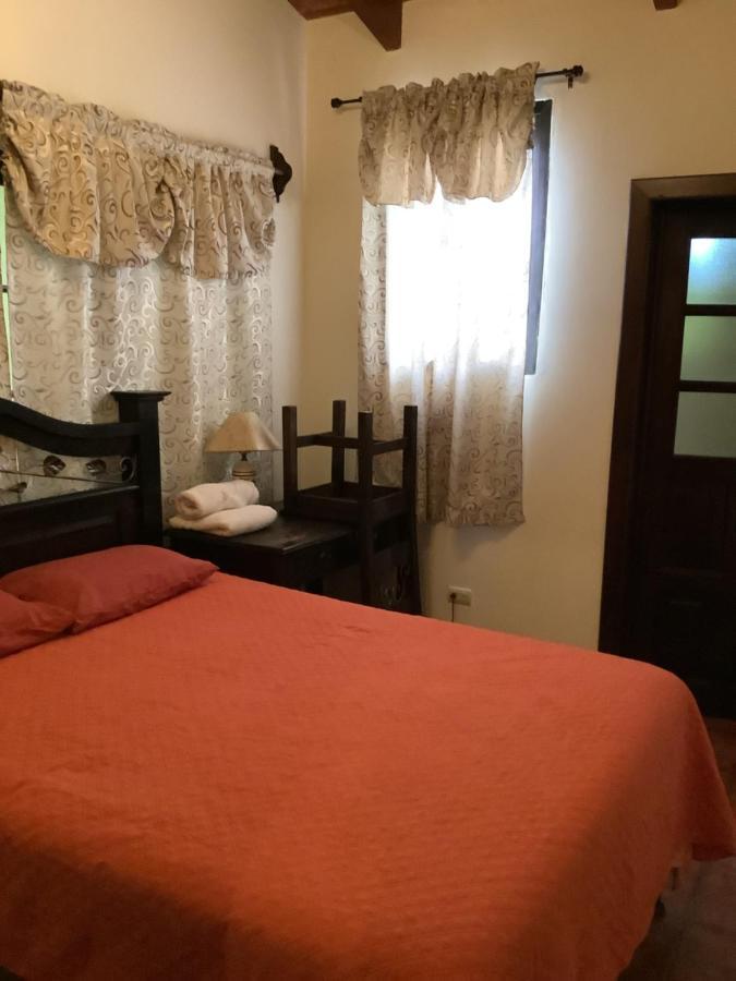 Отель La Casita De Angie Антигуа-Гватемала Экстерьер фото
