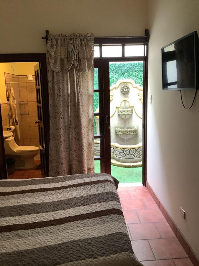 Отель La Casita De Angie Антигуа-Гватемала Экстерьер фото