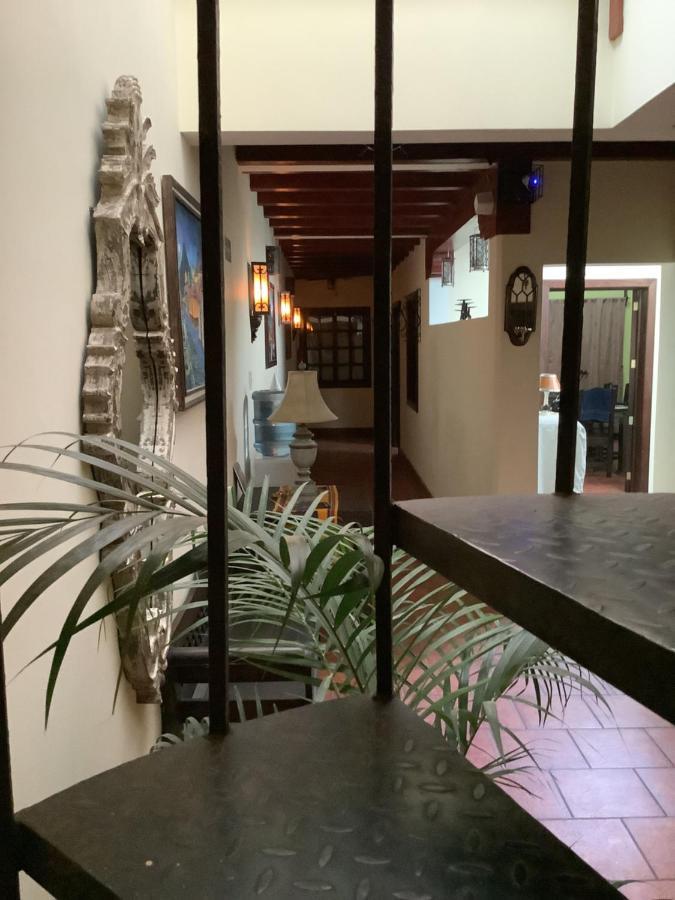 Отель La Casita De Angie Антигуа-Гватемала Экстерьер фото